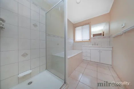 Property photo of 1/21 Wattle Avenue Werribee VIC 3030