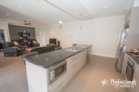 Property photo of 33 Chanticleer Avenue Harkness VIC 3337