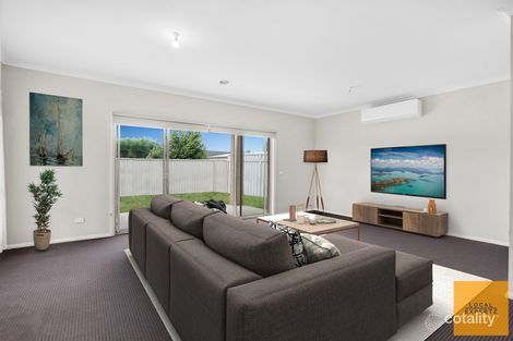 Property photo of 2/6 Borrowdale Road Harkness VIC 3337