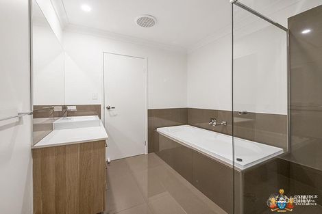 Property photo of 2/2 Heights Drive Robina QLD 4226