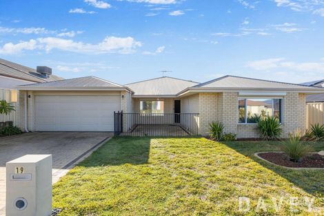 Property photo of 19 Loretta Fairway Carramar WA 6031