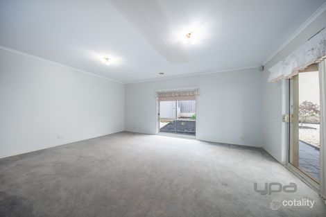 Property photo of 4 Blackman Crescent Taylors Lakes VIC 3038