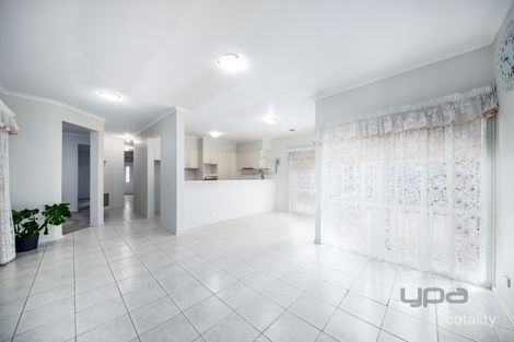 Property photo of 4 Blackman Crescent Taylors Lakes VIC 3038