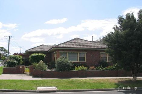 14 Upland Rd, Strathmore, VIC 3041