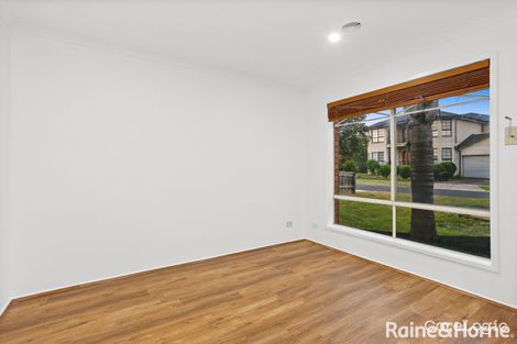 Property photo of 3 Turia Grove Roxburgh Park VIC 3064