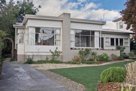 4 Nietta Rd, Lindisfarne, TAS 7015