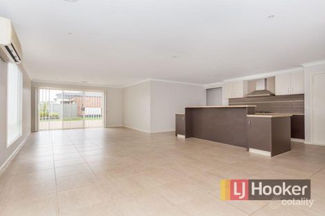Property photo of 61 Tyndall Street Cranbourne East VIC 3977