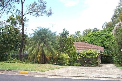 3 Carcoola St, Benowa, QLD 4217