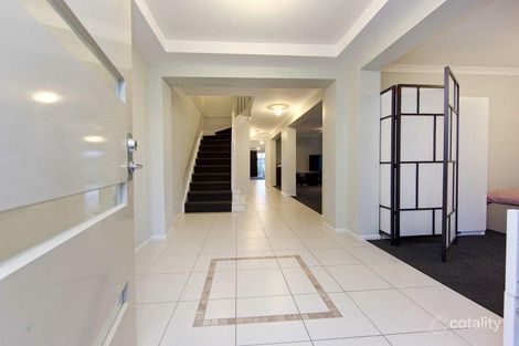 Property photo of 10 Flowering Gum Lane Sandhurst VIC 3977