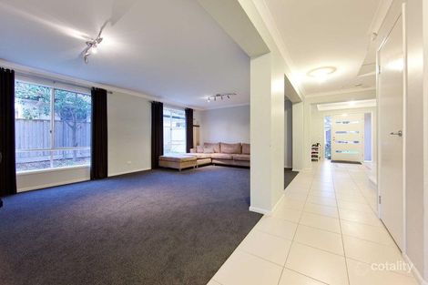 Property photo of 10 Flowering Gum Lane Sandhurst VIC 3977