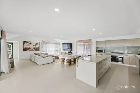 9 Kestrel Dr, Burleigh Waters, QLD 4220