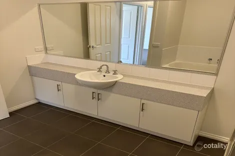 Property photo of 1/73 Aitken Street Gisborne VIC 3437