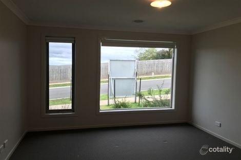 Property photo of 9 Saxon Road Drouin VIC 3818
