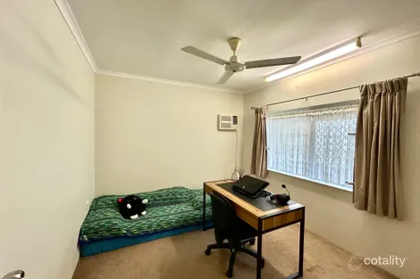 Property photo of 11 Southerden Drive Mooroobool QLD 4870