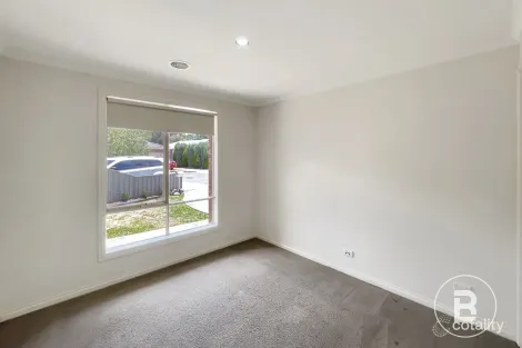 Property photo of 4 Cluden Gardens Sebastopol VIC 3356