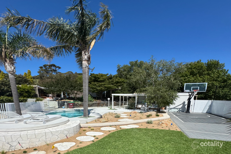 Property photo of 10 Grenville Court Berwick VIC 3806