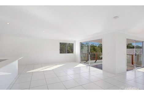 Property photo of 11 Golden Grove Boulevard Reedy Creek QLD 4227
