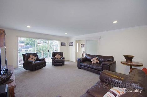 Property photo of 7 Wynfield Drive Highton VIC 3216