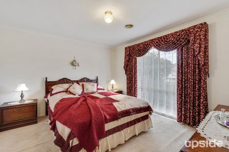 Property photo of 5 Quail Way Rowville VIC 3178