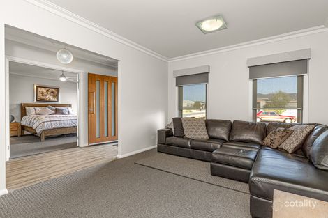 Property photo of 2 Mary Drive Alfredton VIC 3350