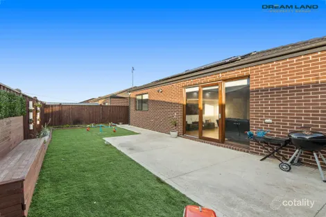 Property photo of 26 Aldergrove Parade Mickleham VIC 3064