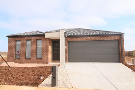 30 Robinson Dr, Weir Views, VIC 3338