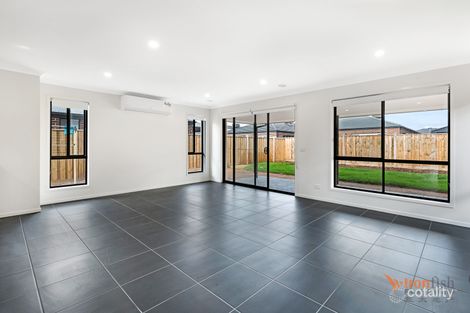 Property photo of 8 Goolwa Road Point Cook VIC 3030