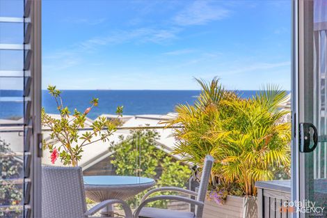 Property photo of 24 Seaside Circuit Caves Beach NSW 2281