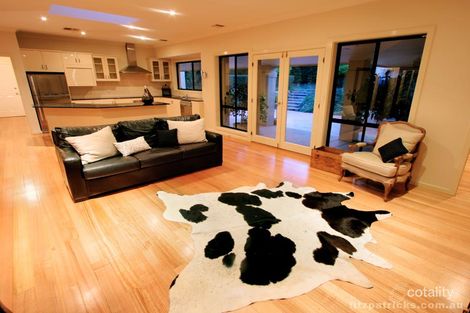 Property photo of 11 Melville Place Tatton NSW 2650