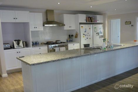 Property photo of 25 Oakover Place Northam WA 6401