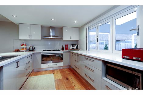 Property photo of 2 Ross Street Sale VIC 3850