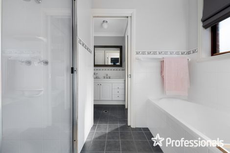 Property photo of 15 Sundown Drive Kelso NSW 2795