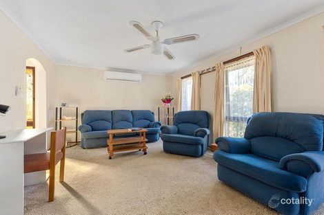 Property photo of 6 Dorchester Crescent Carrum Downs VIC 3201