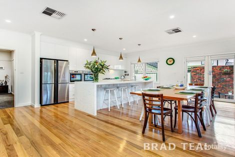 Property photo of 21 Roland Avenue Strathmore VIC 3041