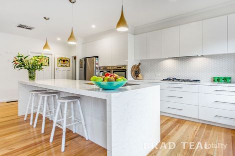 Property photo of 21 Roland Avenue Strathmore VIC 3041