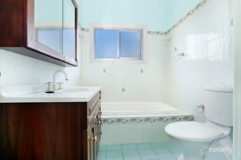 Property photo of 25 Phillips Crescent Mangerton NSW 2500