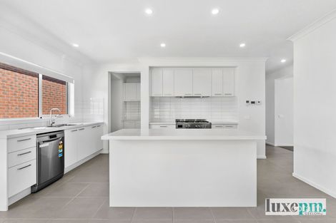 Property photo of 44 Unico Circuit Mount Duneed VIC 3217