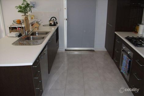 Property photo of 10 Dexter Grove Point Cook VIC 3030