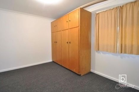 Property photo of 11 Warrina Avenue Summerland Point NSW 2259