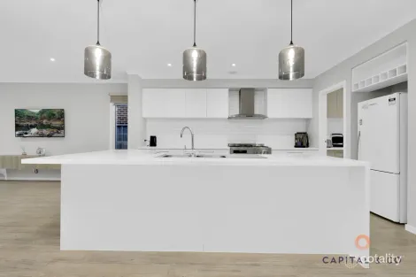 Property photo of 39 Yarradale Drive Mickleham VIC 3064