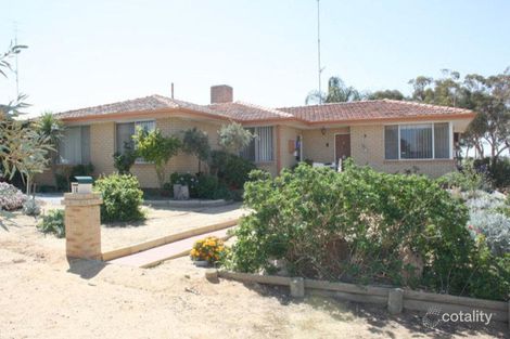 14 Teasdale Rd, Bruce Rock, WA 6418