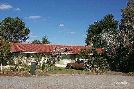 4 Lea Cl, Rossmoyne, WA 6148