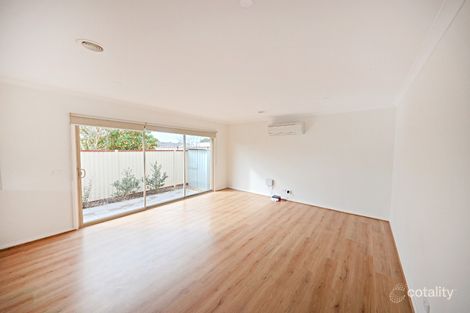 Property photo of 2/20 Sarno Court Cranbourne VIC 3977