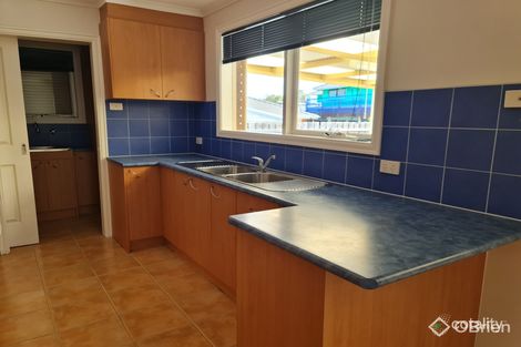 Property photo of 4 Verna Place St Albans VIC 3021