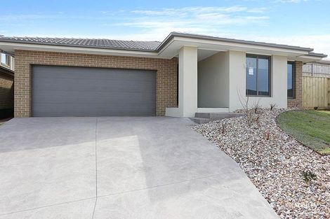 Property photo of 4 Stature Street Doreen VIC 3754