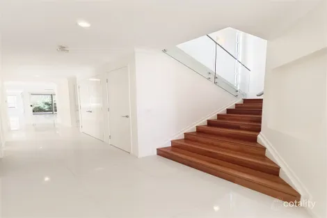 Property photo of 8 Golden Place Robertson QLD 4109