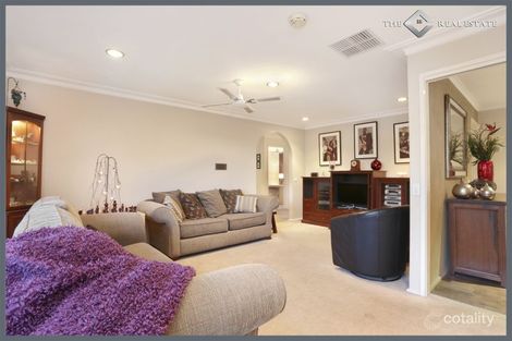 Property photo of 2 Oxford Court Dandenong North VIC 3175