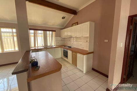 Property photo of 6 Caddy Close Cooloongup WA 6168