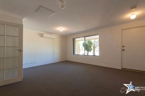 Property photo of 17 Grasstree Bend Banksia Grove WA 6031