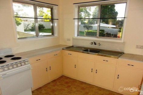Property photo of 23 Bingara Street Mount Lofty QLD 4350